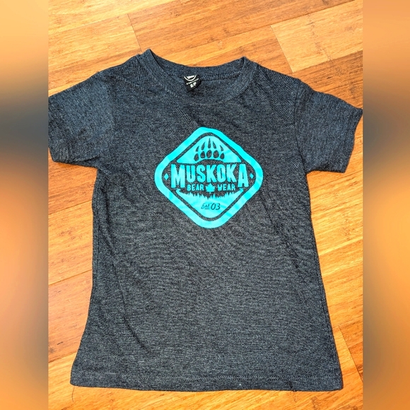 Muskoka bear wear shirt. Size small. EUC. - Picture 1 of 2